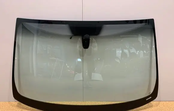 Porsche Cayenne (92A) Front windscreen/windshield window 