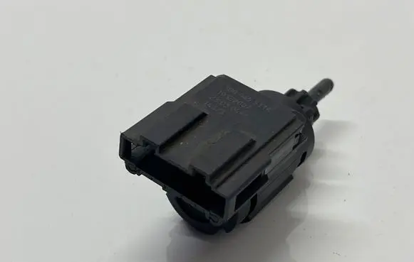 Volkswagen Polo Brake pedal sensor switch 3B0945511A 19322007