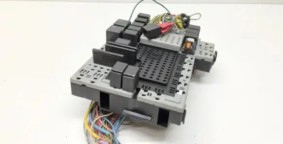 Volvo S60 Fuse module 08688434