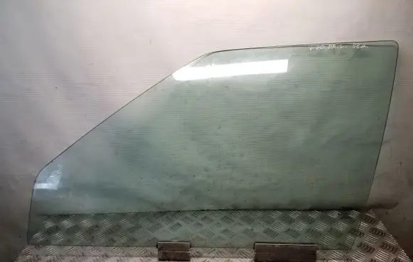 Volvo S70 V70 V70 XC Front door window glass four-door