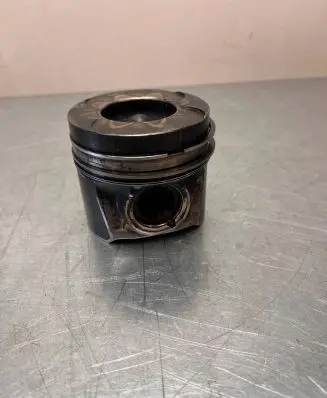 Mercedes-Benz B W246 W242 Piston 83L116