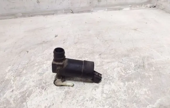 Volvo V50 Windscreen/windshield washer pump