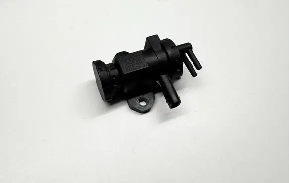 BMW 3 E92 E93 Turbo solenoid valve 8509323 3024389 BMW1174