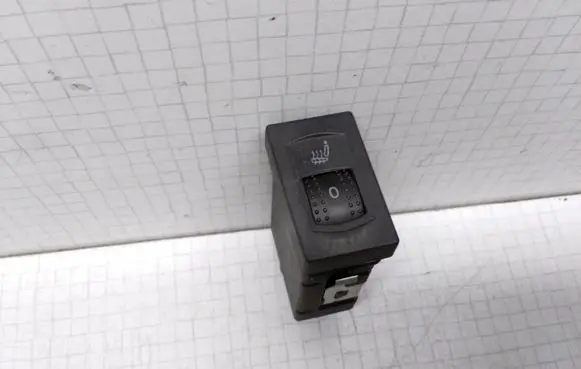 Volkswagen PASSAT B5.5 Seat heating switch 3B0963563D