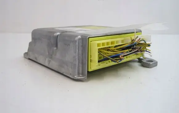 Toyota Hilux (N140, N150, N160, N170) Bonnet Pedestrian Airbag Actuator 8917048B20