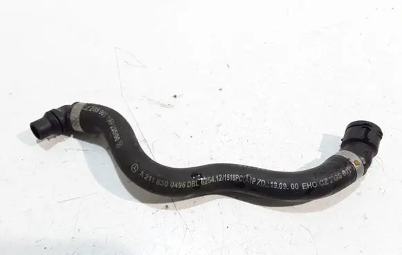 Mercedes-Benz CLS C219 Engine coolant pipe/hose A2118300496