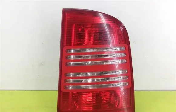 Skoda Octavia Mk1 (1U) Headlight/headlamp 1U9945096