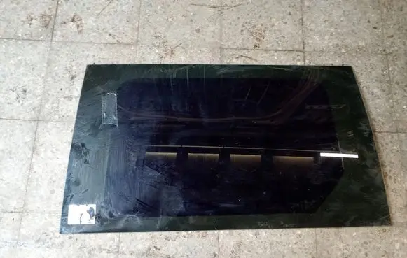 KIA Carnival Rear side window