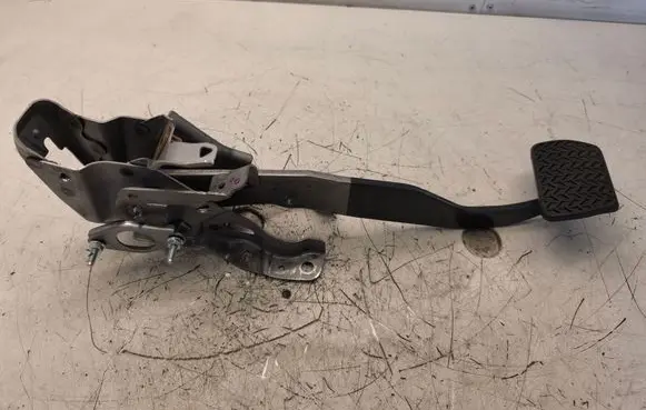 Toyota C-HR II Brake pedal 47110F4180