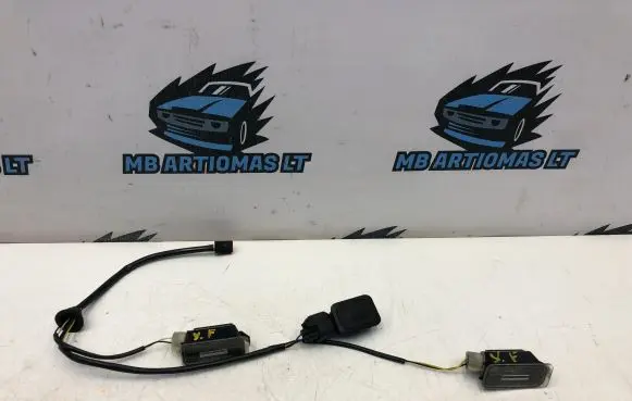 Jaguar XF X250 Number plate light