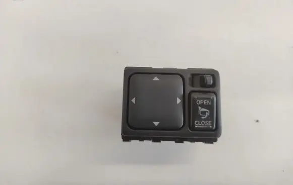 Nissan X-Trail T30 Wing mirror switch 040527