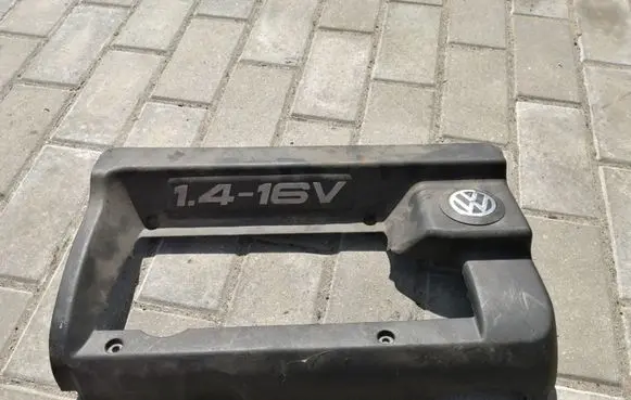 Volkswagen Golf IV Engine cover (trim) 036103925F