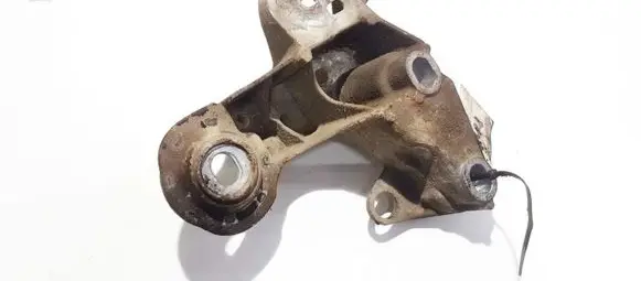 Volkswagen PASSAT B5 Engine mounting bracket 4b0199352
