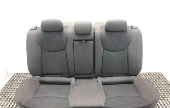 Hyundai Elantra Second row seats 
