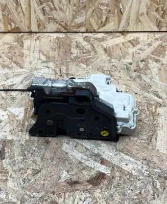 Audi A7 S7 4G Front door lock 