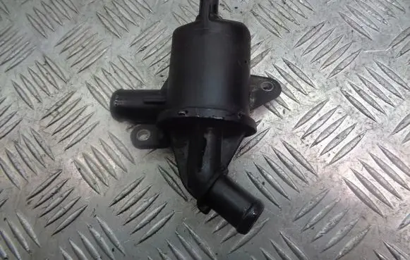 Opel Corsa C Oil breather separator 55185372