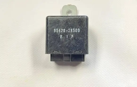 Hyundai Santa Fe Window wiper relay 954202B500