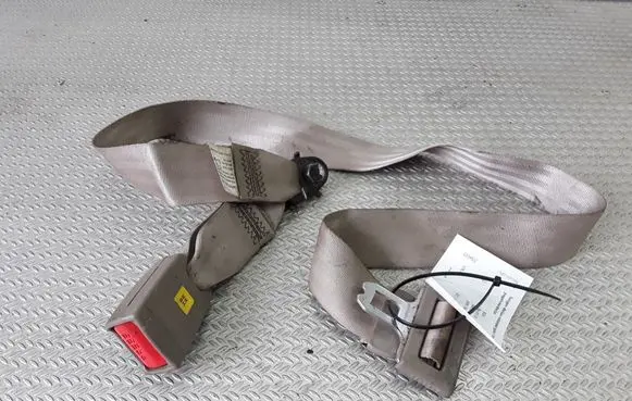 KIA Rio Middle seatbelt (rear) 