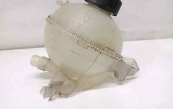 Citroen C5 Aircross Coolant expansion tank/reservoir 9678125880