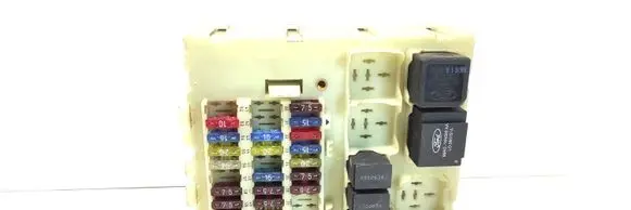 Ford Focus Fuse module 98AG14A073AG