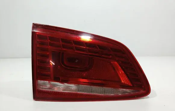 Volkswagen PASSAT B7 Rear/tail lights PASSATB7