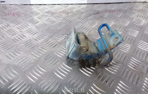 Volkswagen Touran I Front door lower hinge 1T0831412A