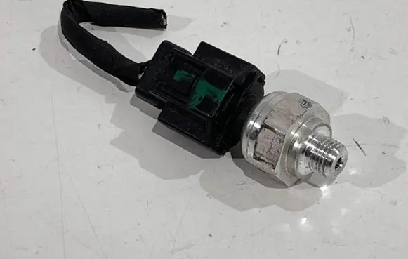KIA Xceed Air conditioning (A/C) pressure sensor 92ACP812