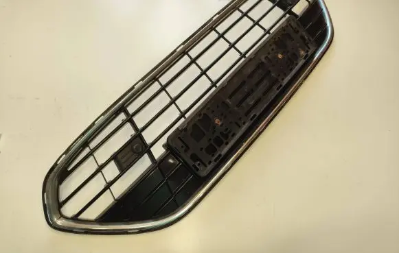 Ford Mondeo MK IV Front grill BS7117B968B BS7117B968