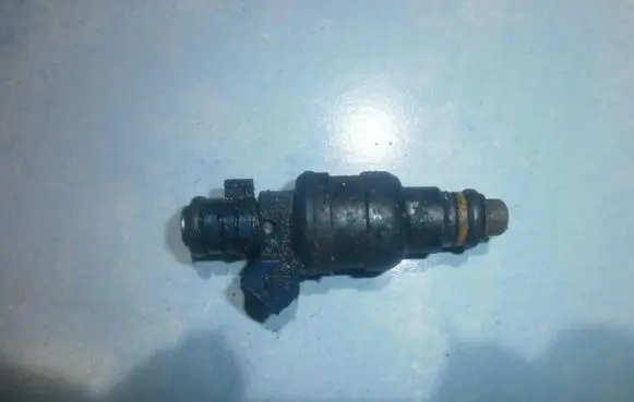 Peugeot 406 Fuel injector 0280150446