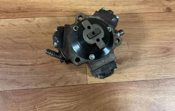 Mercedes-Benz C W203 Fuel injection high pressure pump 0986437100 000029