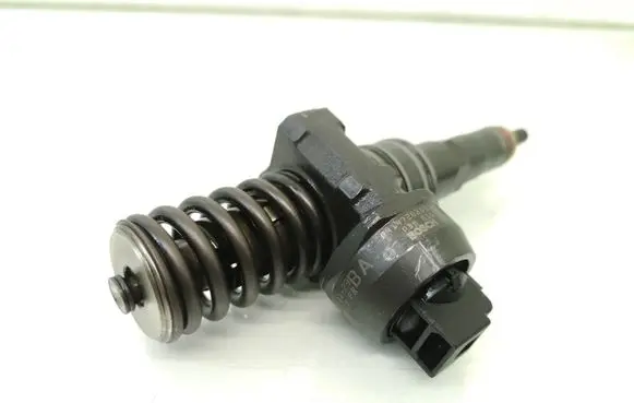 Volkswagen Jetta V Fuel injector 038130073AG 0414720215