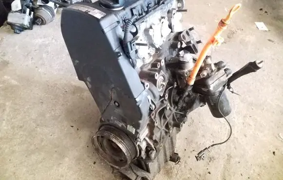 Volkswagen PASSAT B5.5 Engine 06A103373N 27C 3ME