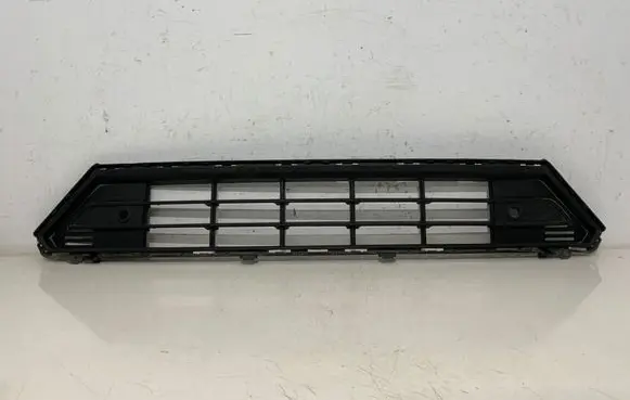 Volvo XC40 Front bumper lower grill 32136098