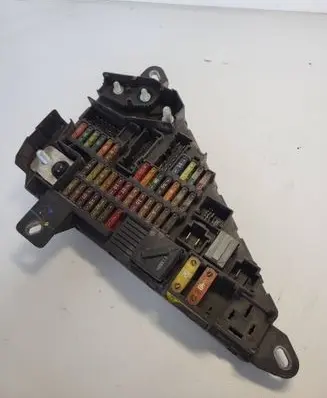 BMW 5 E60 E61 Fuse module 6906588