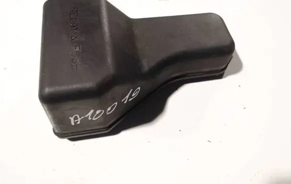 Toyota Corolla Verso AR10 Fuse box cover 