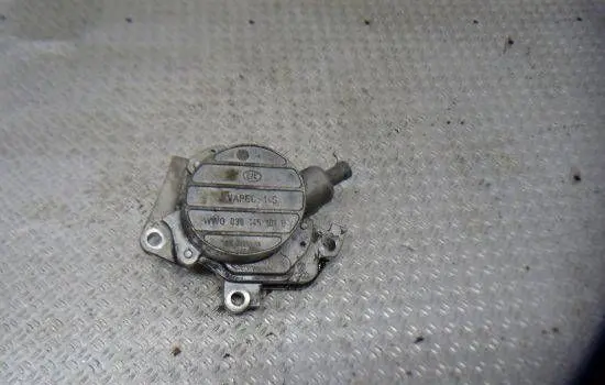 Volkswagen Polo Vacuum pump 038145101B RE218001