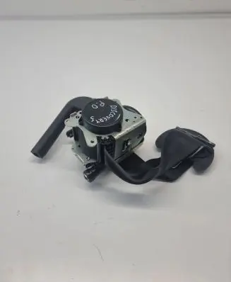 Land Rover Discovery 5 Front seatbelt