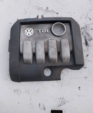 Volkswagen Golf V Engine cover (trim) 03G103925BM