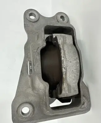 Engine mount bracket