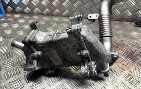 Land Rover Discovery Sport EGR valve cooler G4D39F464BA 240316 30435