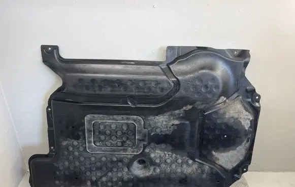 Mercedes-Benz C W204 Engine splash shield/under tray A2045203323