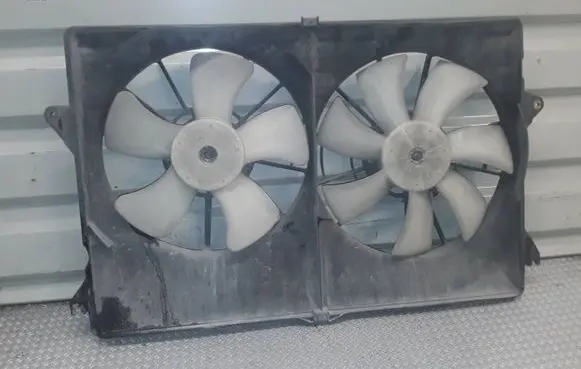 Chrysler Pacifica Electric radiator cooling fan 