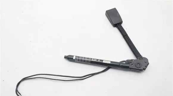 BMW 7 E65 E66 Front seatbelt 8223330