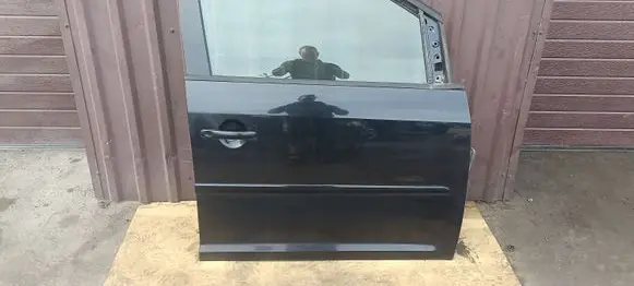 Volkswagen Touran II Front door 