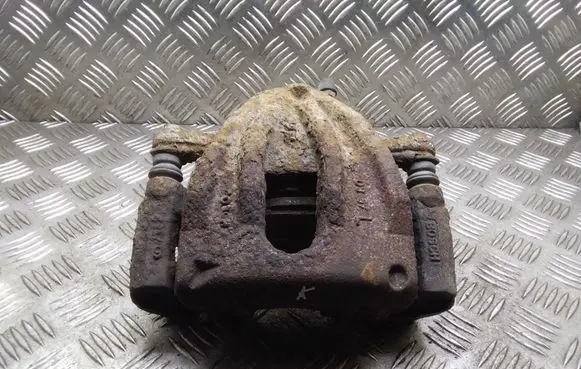 Toyota Corolla Verso AR10 Front brake caliper