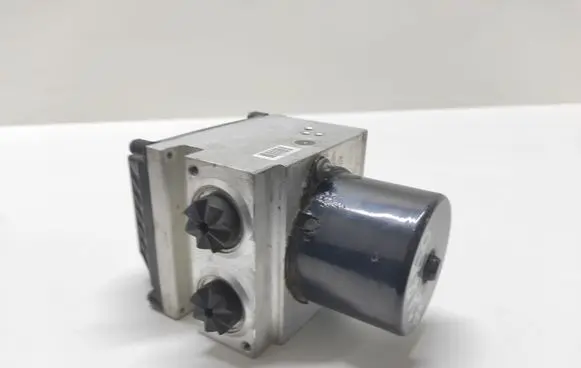 Volkswagen PASSAT B6 ABS Pump 3C0614109AF 16705912 16705712P