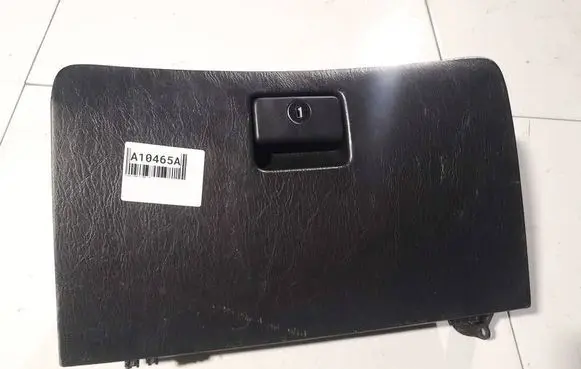 Glove box
