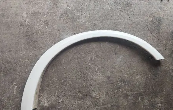 Volvo C30 Front arch trim r-design 614-46
