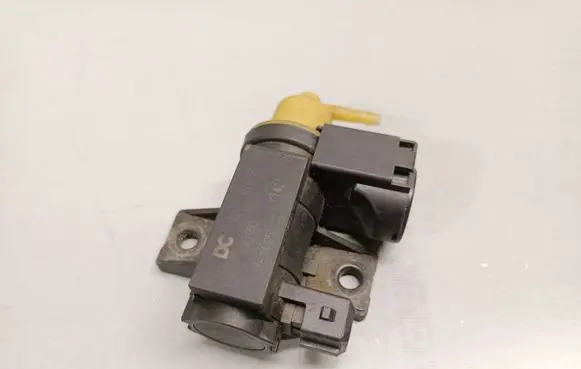 Nissan Qashqai Turbo solenoid valve 8200790180 1495600Q1M