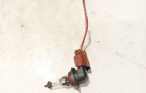 Toyota Corolla Verso AR10 Rear tail light bulb 